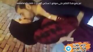 شاب و شابة مصرية في بيت قديم مداعبات ساخنة سكس عربي